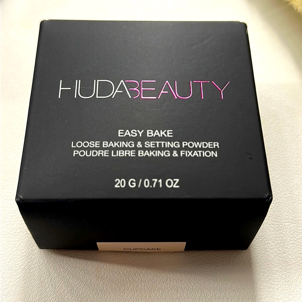 Huda Beauty Easy Bake Loose Setting Powder CUPCAKE